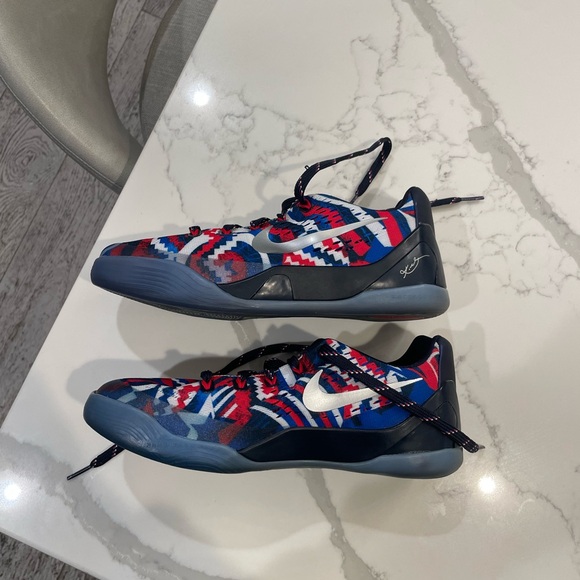 Nike Kobe 9 Basketball Shoes - Picture 2 of 7